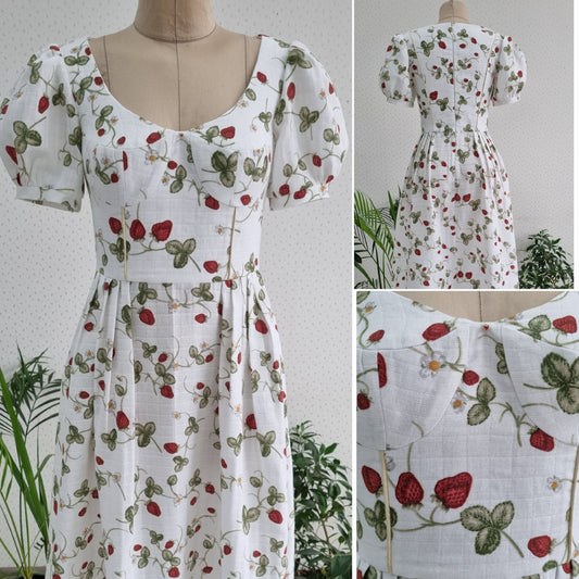 Strawberry corset style cottagecore muslin dress. Handmade princesscore dress with puff sleeves.