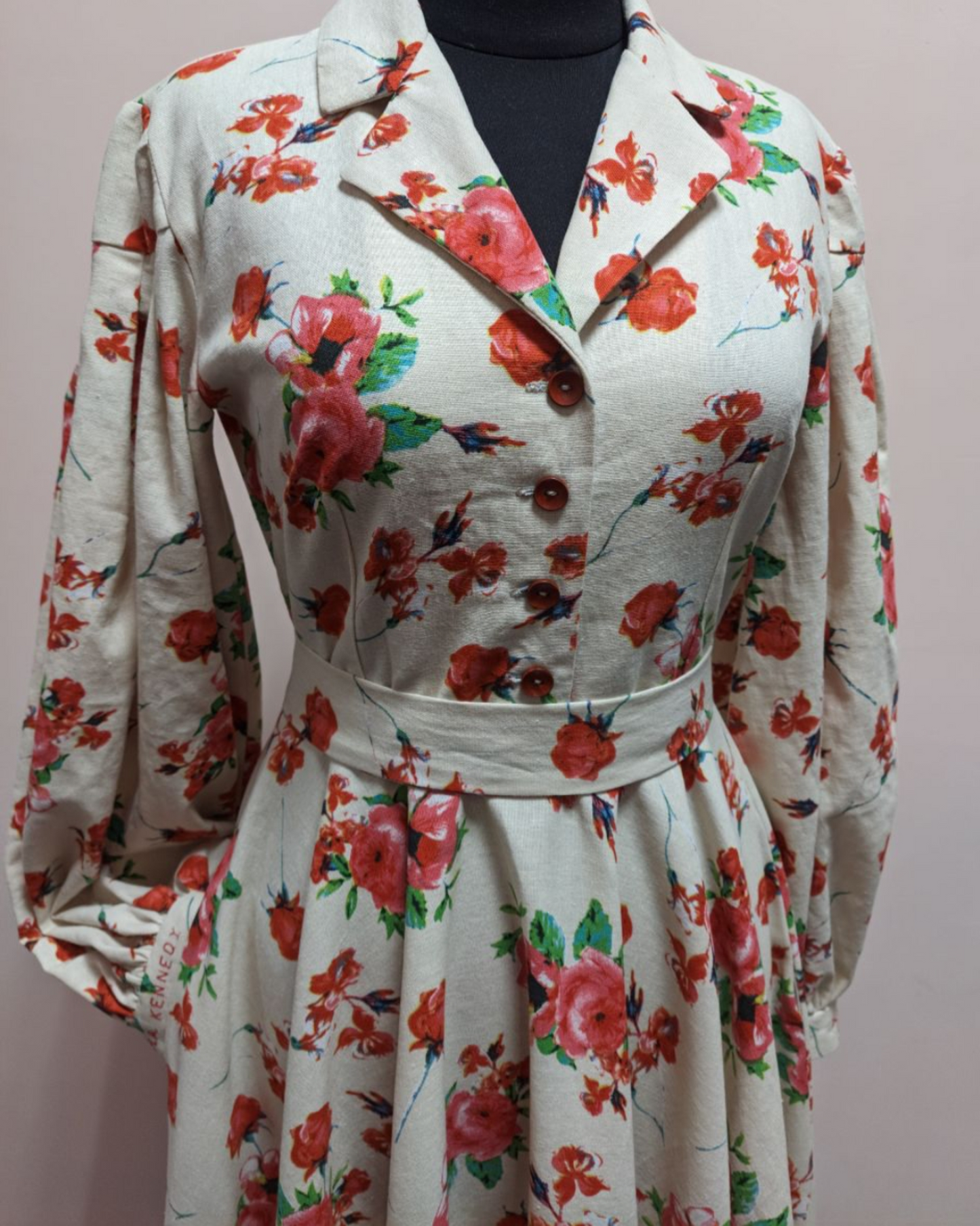 Acotar dress, apron, headscarf