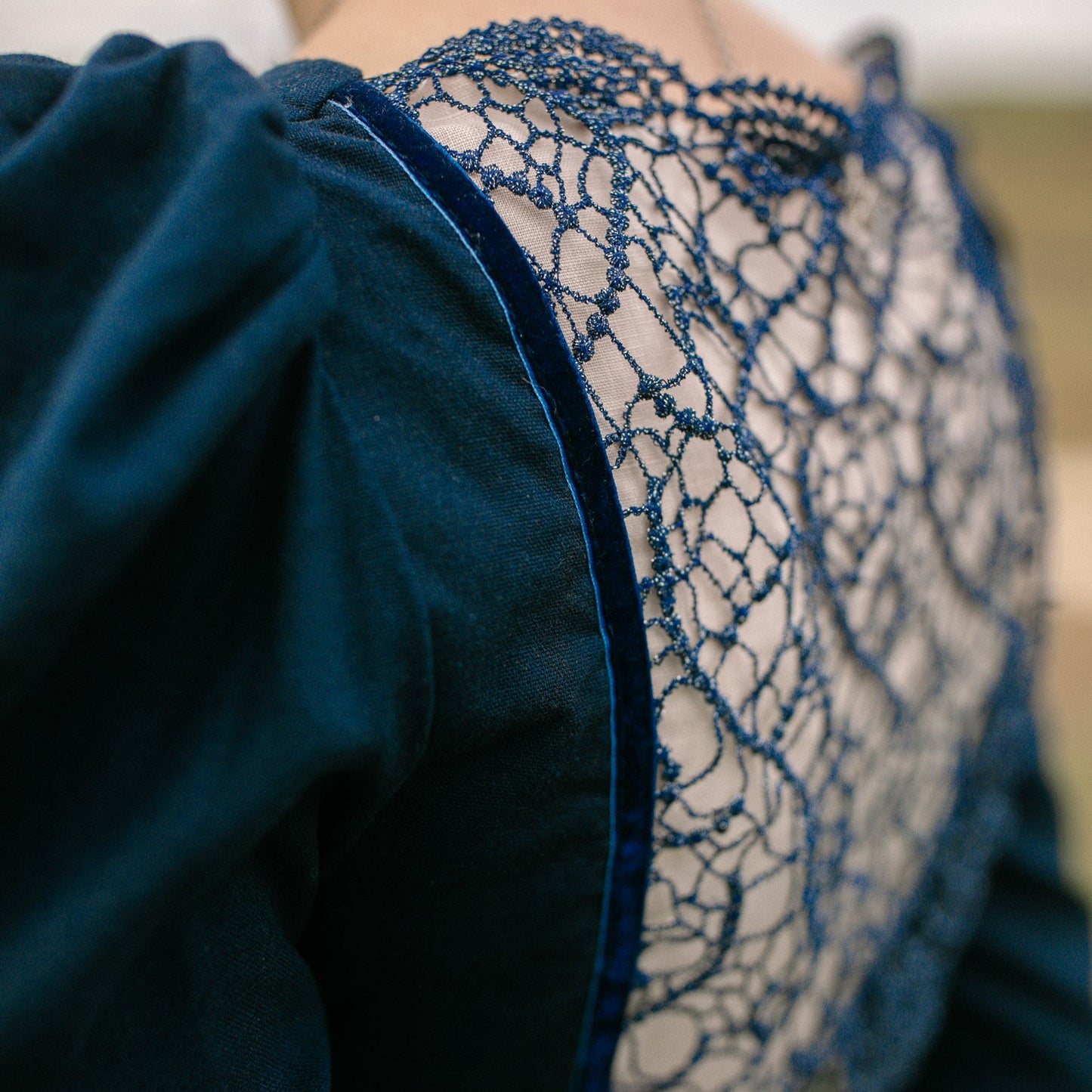 Feyre Archeron princess V waist corset linen dress. Handmade Acotar Night Cort princesscore dress.