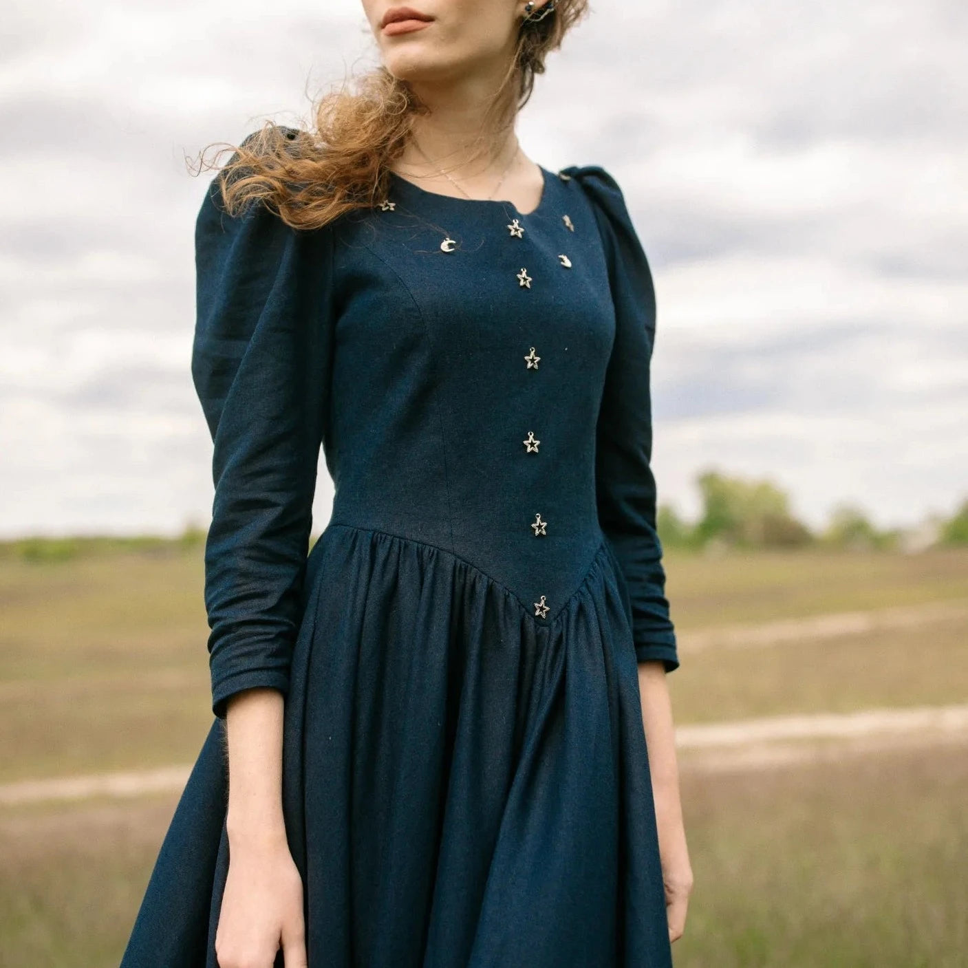 Feyre Archeron princess V waist corset linen dress. Handmade Acotar Night Cort princesscore dress.