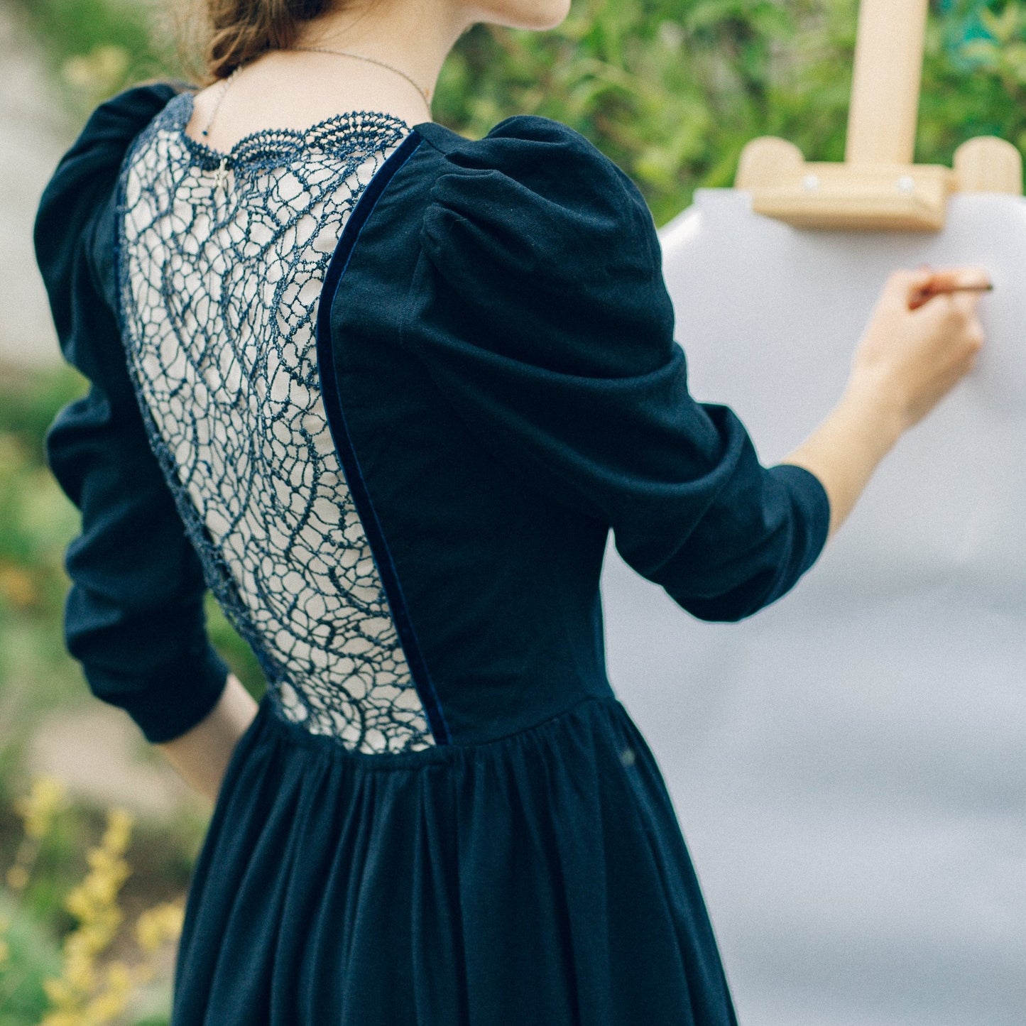 Feyre Archeron princess V waist corset linen dress. Handmade Acotar Night Cort princesscore dress.