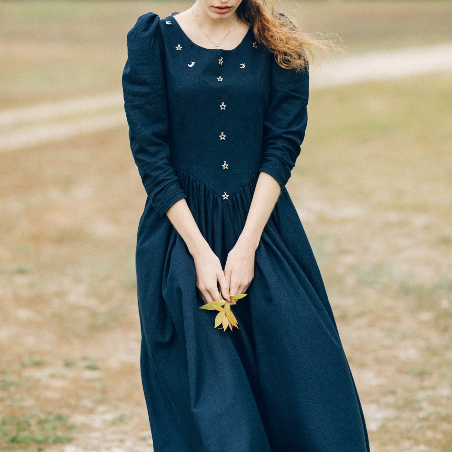 Feyre Archeron princess V waist corset linen dress. Handmade Acotar Night Cort princesscore dress.