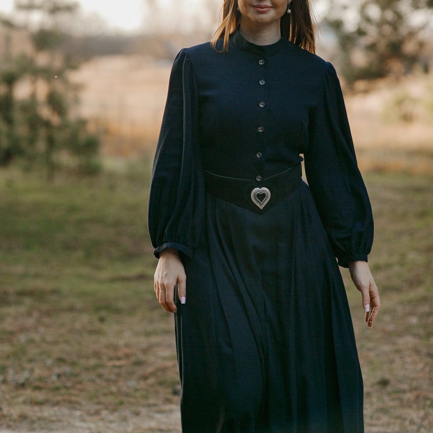 Nesta Archeron style linen dress. Handmade navy blue Acotar linen dress with puff sleeves and wood buttons.