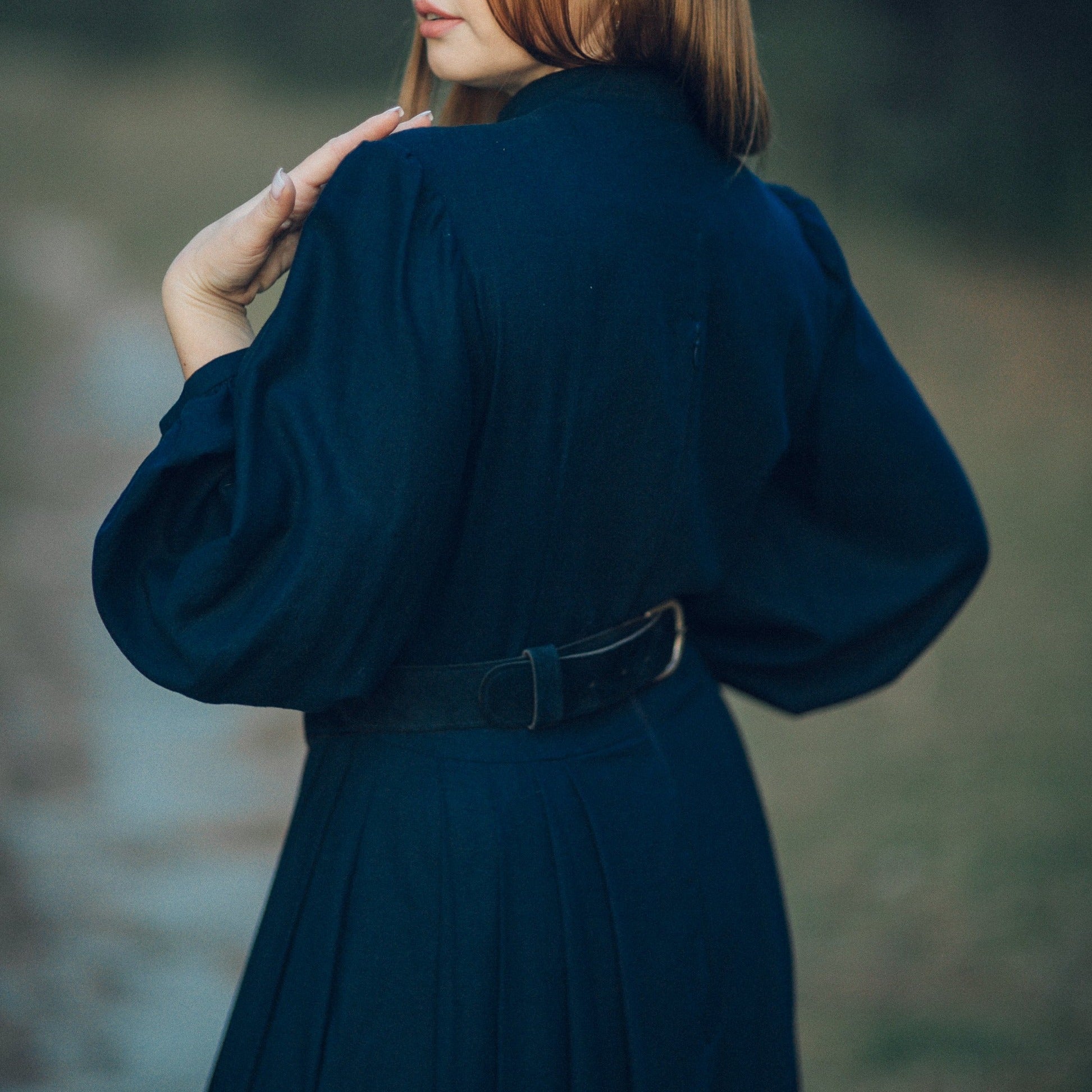 Nesta Archeron style linen dress. Handmade navy blue Acotar linen dress with puff sleeves and wood buttons.