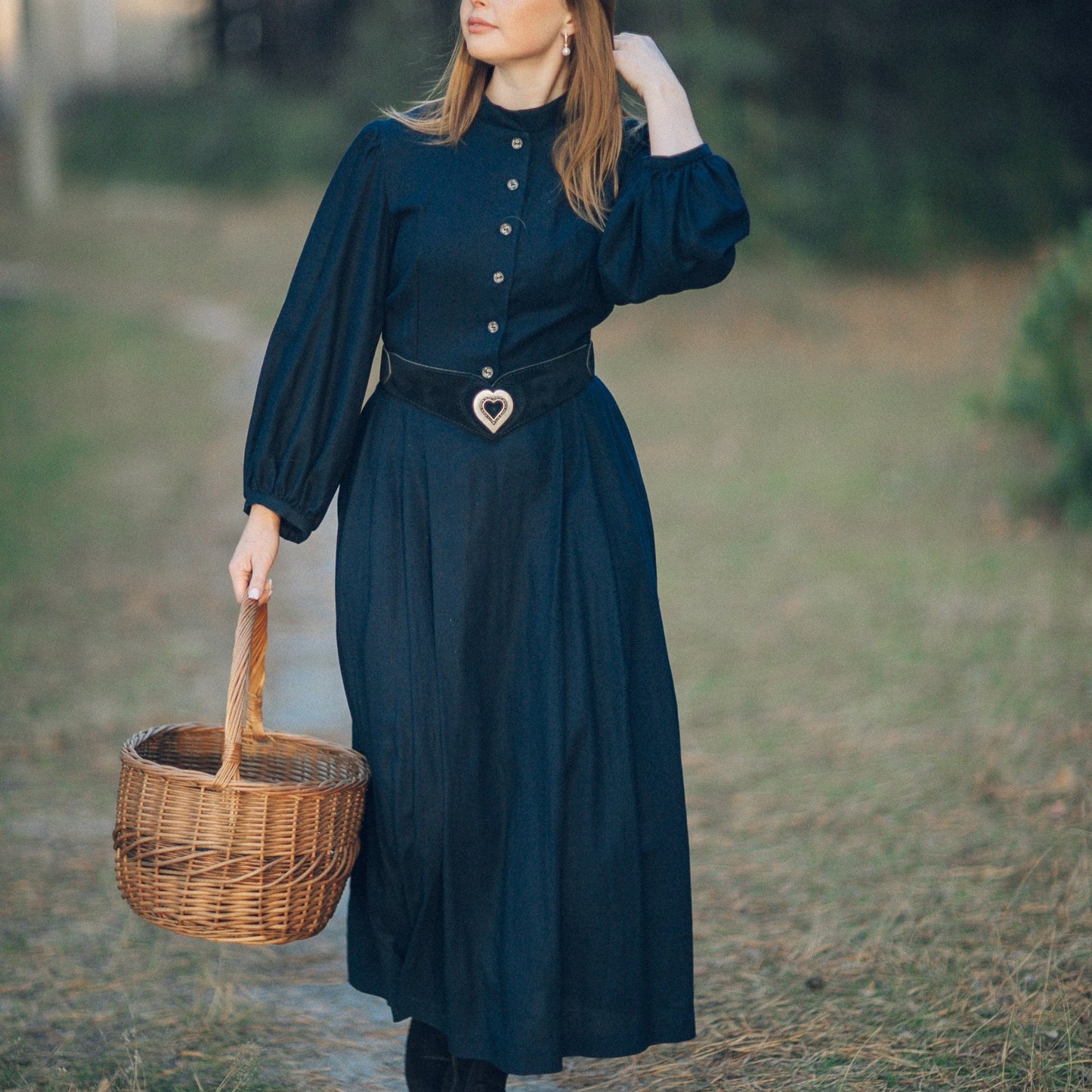 Nesta Archeron style linen dress. Handmade navy blue Acotar linen dress with puff sleeves and wood buttons.
