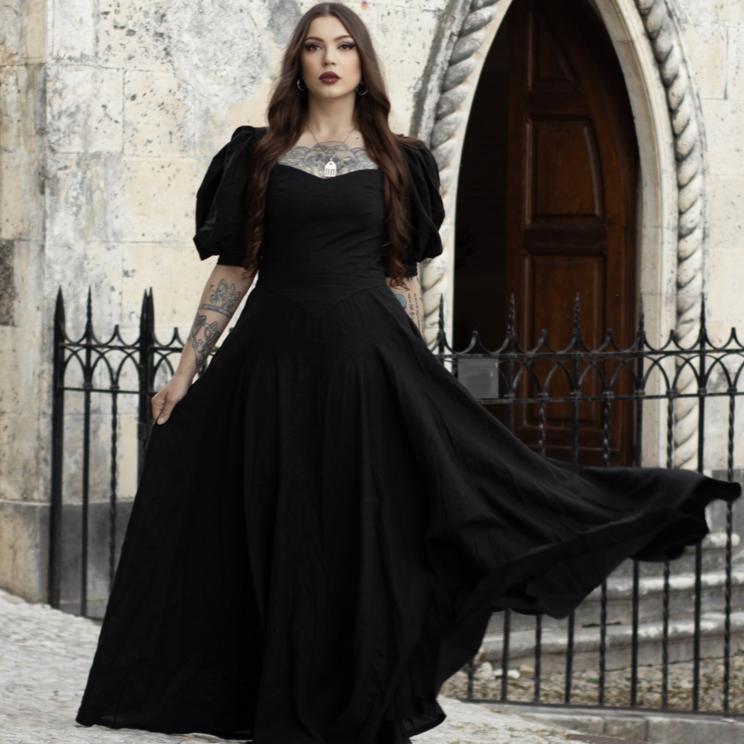 Witch moon wimslegoth black Hecata linen goth dress. Handmade Mortisha Adams vampire corset style black linen dress with V waist and puff sleeves.