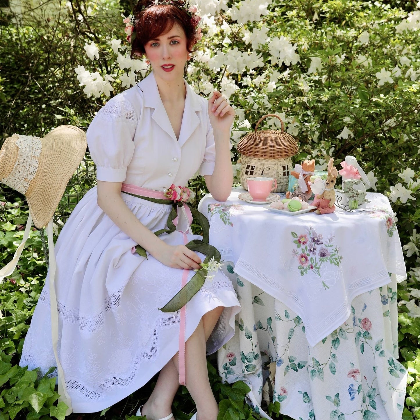 Simple wedding linen cottagecore dress with embroidery and lace. Handmade princesscore retro style simple wedding linen dress.