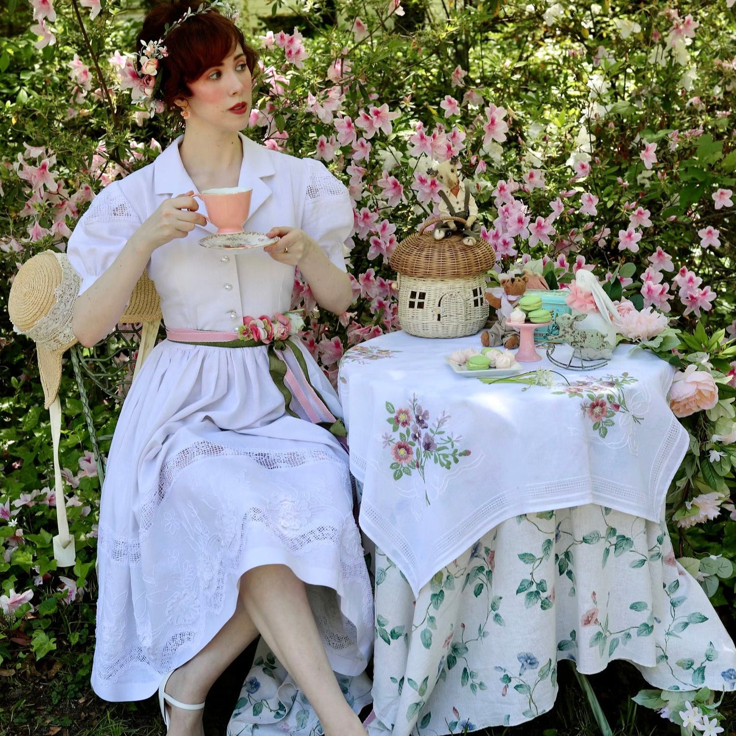 Simple wedding linen cottagecore dress with embroidery and lace. Handmade princesscore retro style simple wedding linen dress.