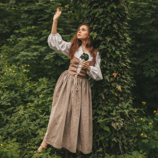 Cottagecore Rosie Cotton Shire corset cocoa linen set. Handmade goblincore elven corset, pirate blouse with puff sleeves and linen skirt.