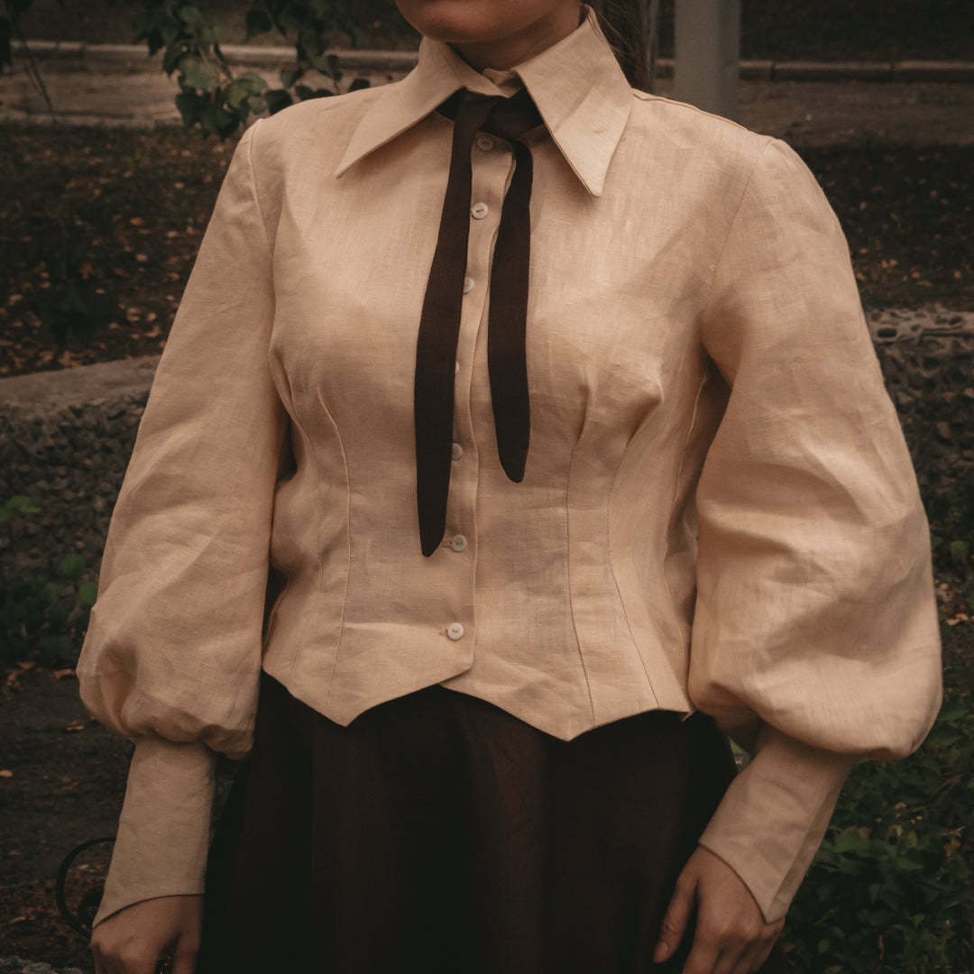 Evelyn O'connell library aestetic mummy brown beige linen costume set. Handmade librarian linen set, booktok victorian edwardian gibson girl suffragette 1900s walking linen brown skirt and eggshell blouse with bow and shell buttons