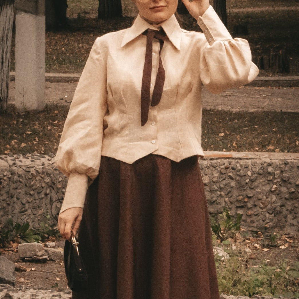 Evelyn O'connell library aestetic mummy brown beige linen costume set. Handmade librarian linen set, booktok victorian edwardian gibson girl suffragette 1900s walking linen brown skirt and eggshell blouse with bow and shell buttons