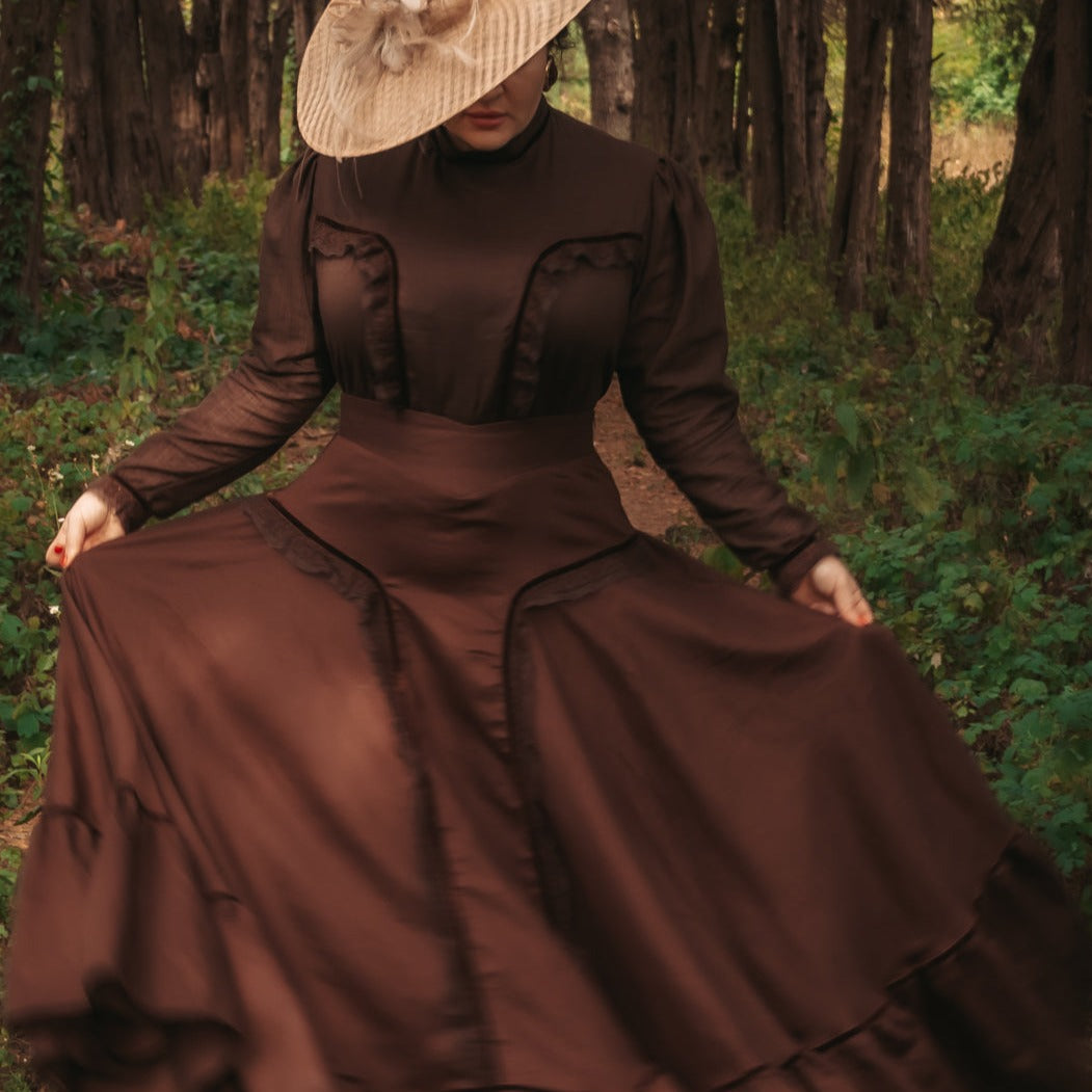 Walking linen brown corset skirt and blouse. Handmade Victorian edwardian gibson girl suffragette 1900s linen set with lace and velvet ribbon.