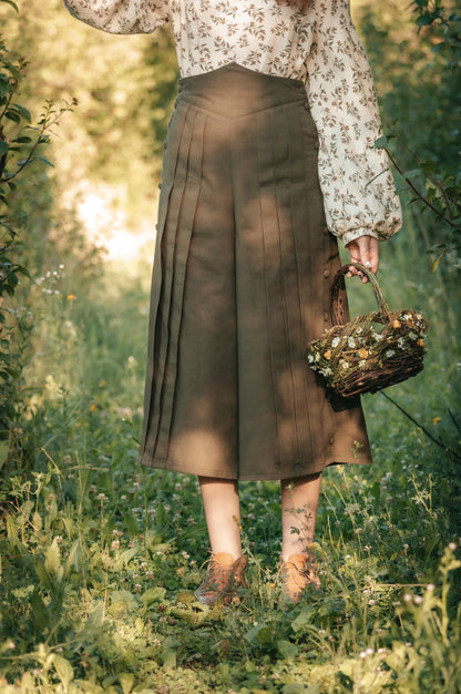 Secret pants edwardian green linen skirt-trousers