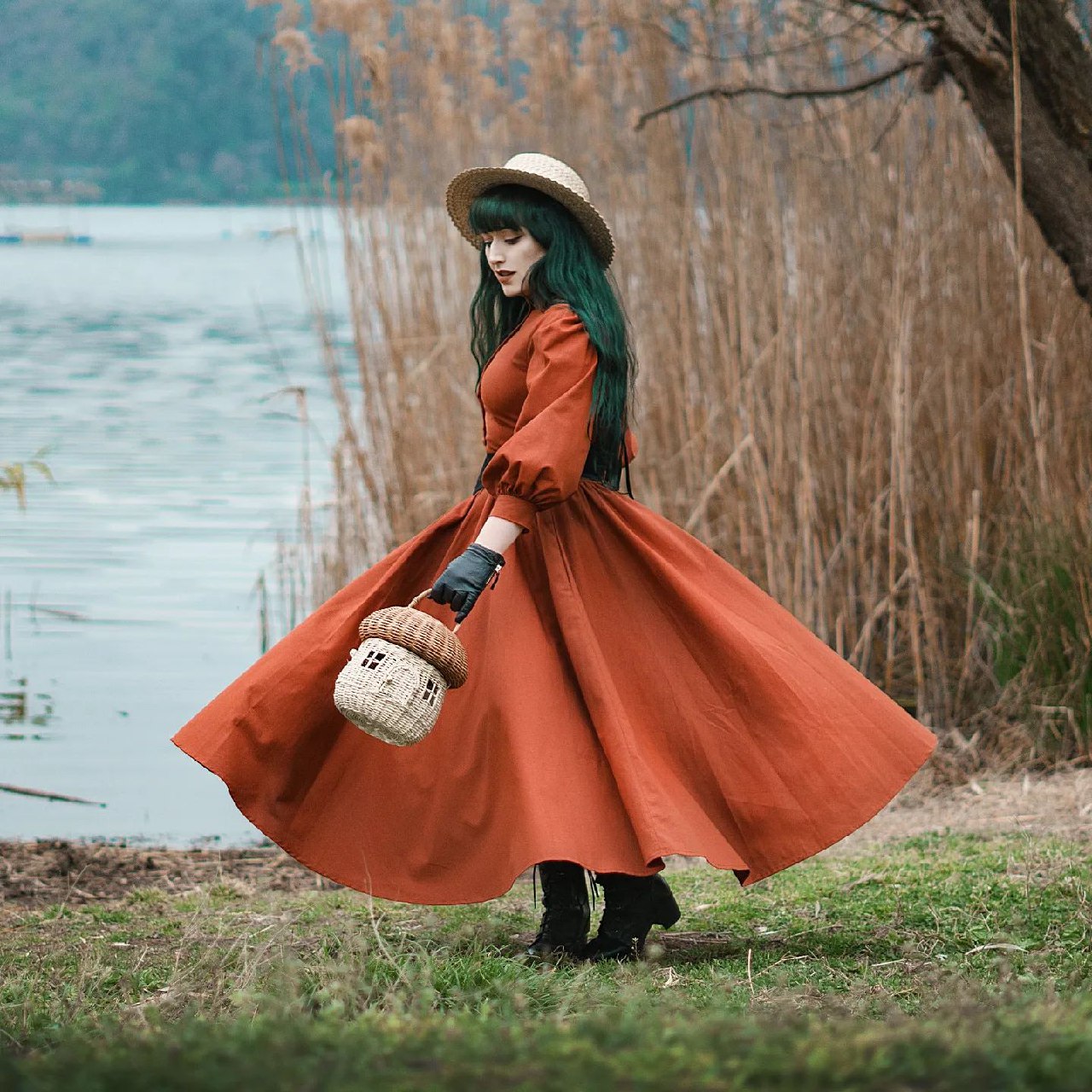 Handmade Retro style victorian colonial Jo March Little women dress. Edwardian victorian rust linen dress with puff sleeves, wood buttons and full circle skirt.