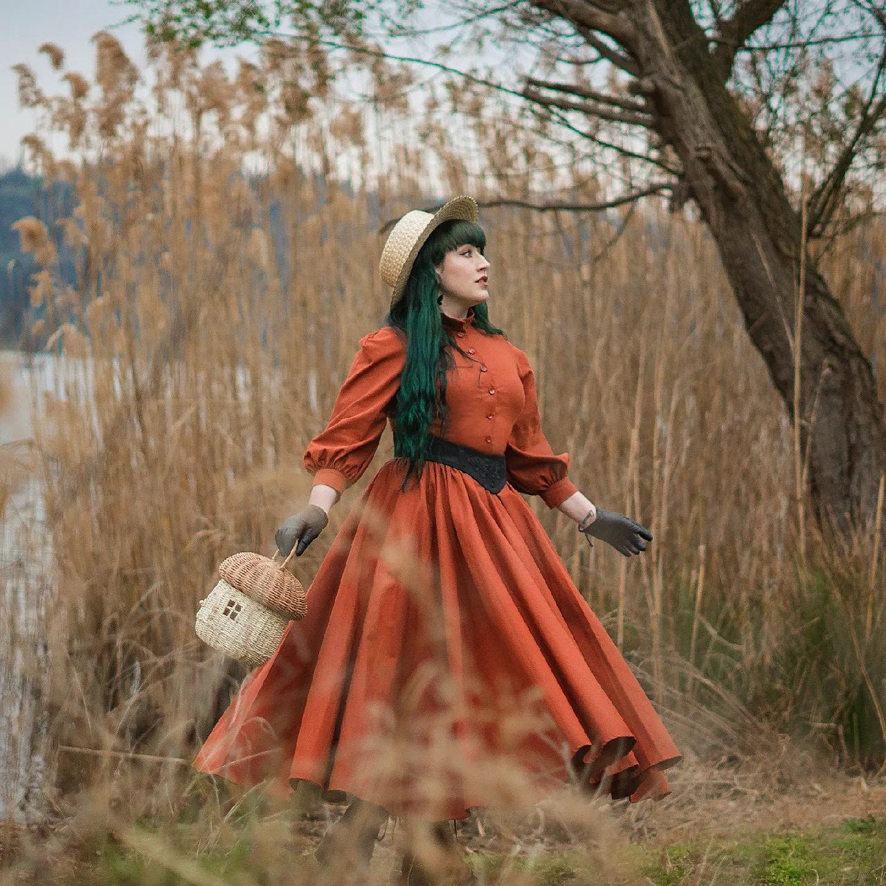 Handmade Retro style victorian colonial Jo March Little women dress. Edwardian victorian rust linen dress with puff sleeves, wood buttons and full circle skirt.