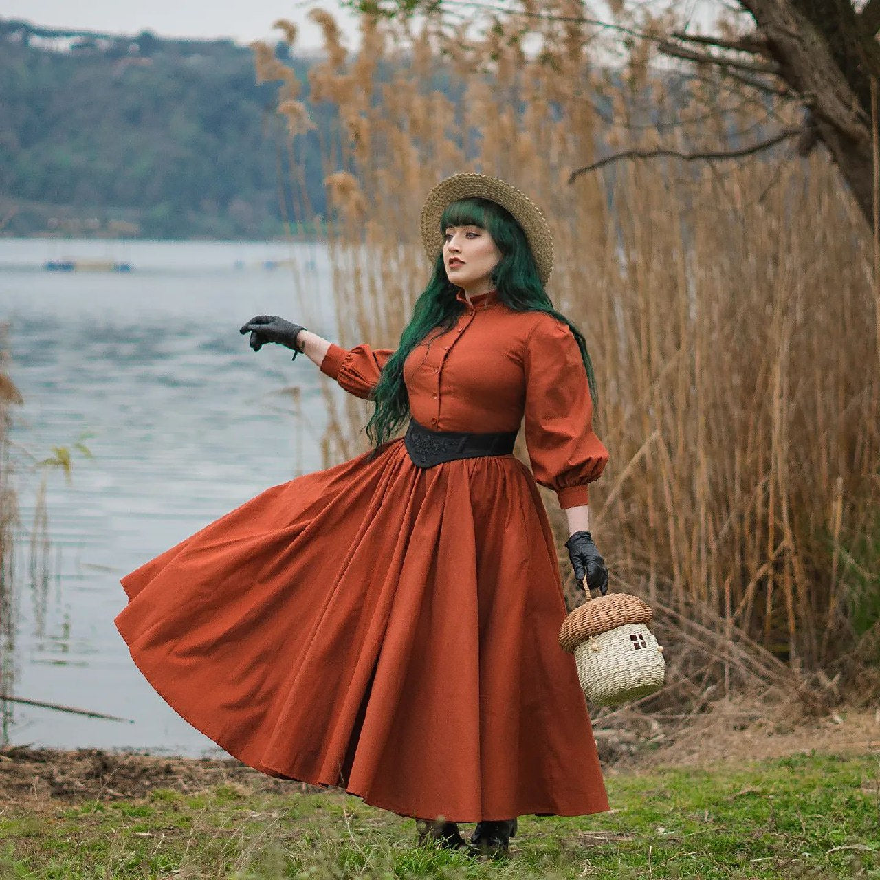 Handmade Retro style victorian colonial Jo March Little women dress. Edwardian victorian rust linen dress with puff sleeves, wood buttons and full circle skirt.