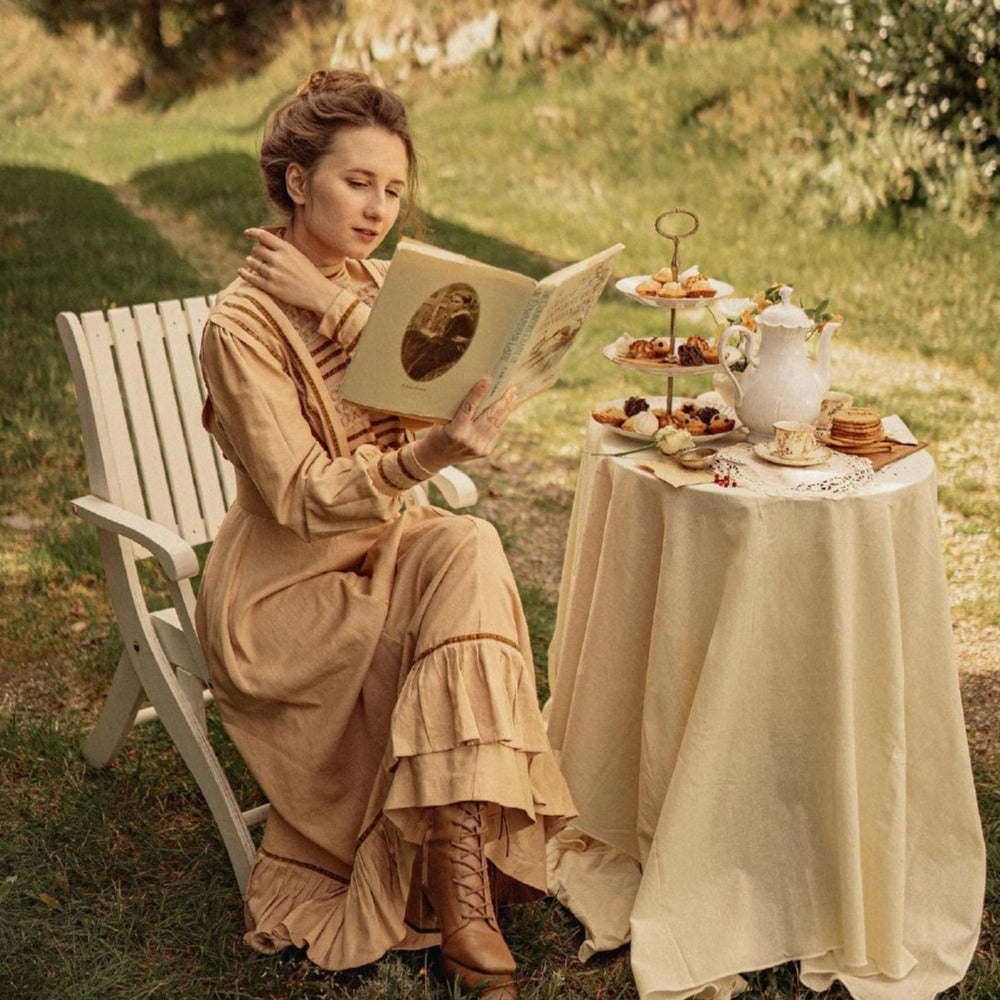 Edwardian victorian walking tea day beige linen dress. Handmade gibson girl suffragette 1900s tea linen dress with velvet ribbon and lace.