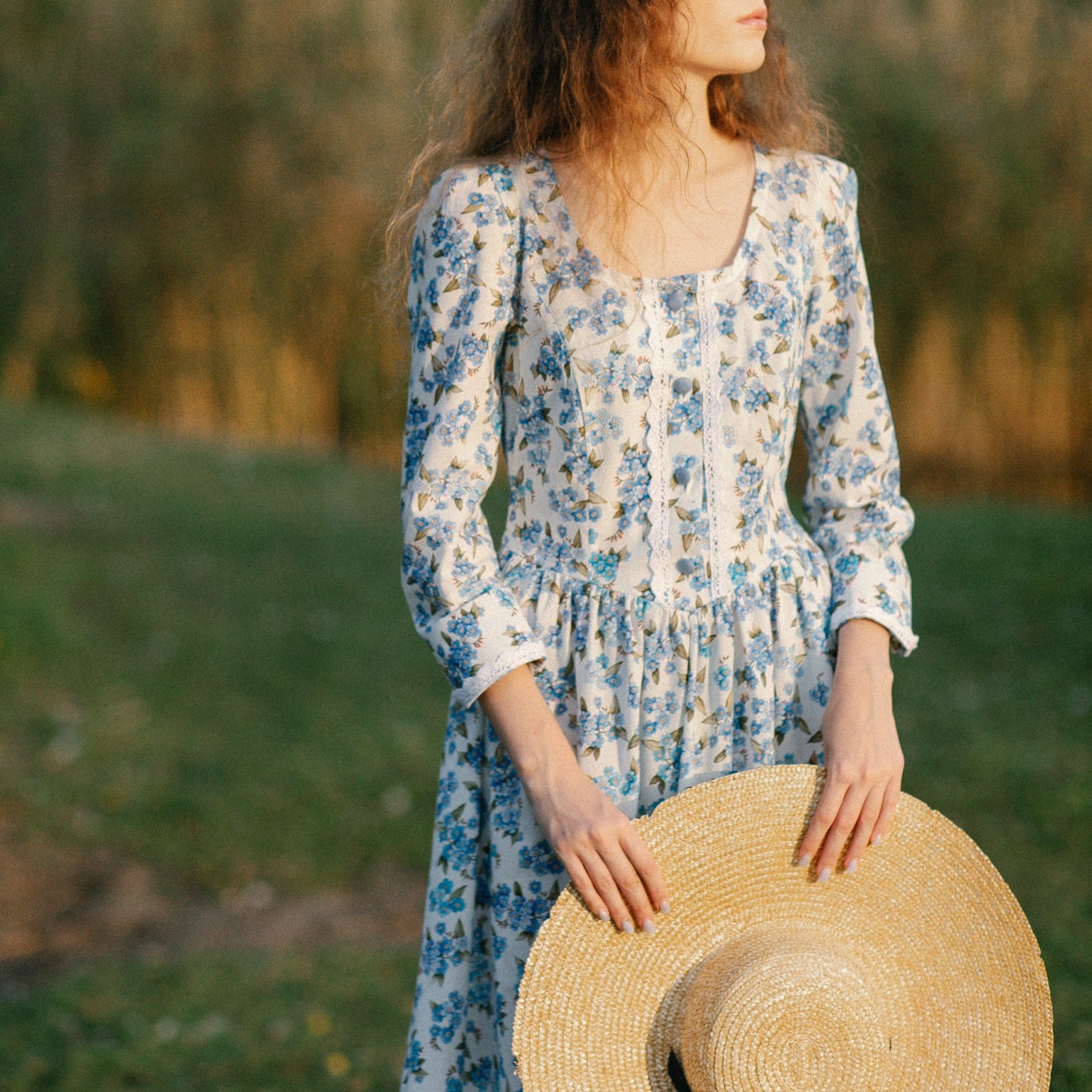 Forget-me-not cotton dress with lace. Handmade cottagecore cotton corset style dress with lace and V princess waist.