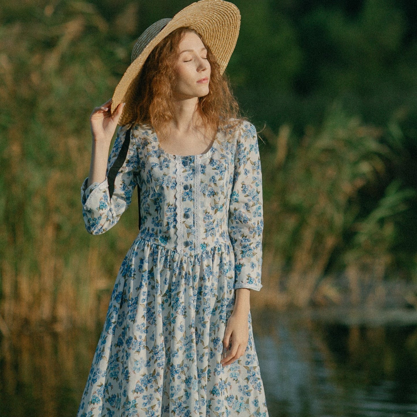 Forget-me-not cotton dress with lace. Handmade cottagecore cotton corset style dress with lace and V princess waist.